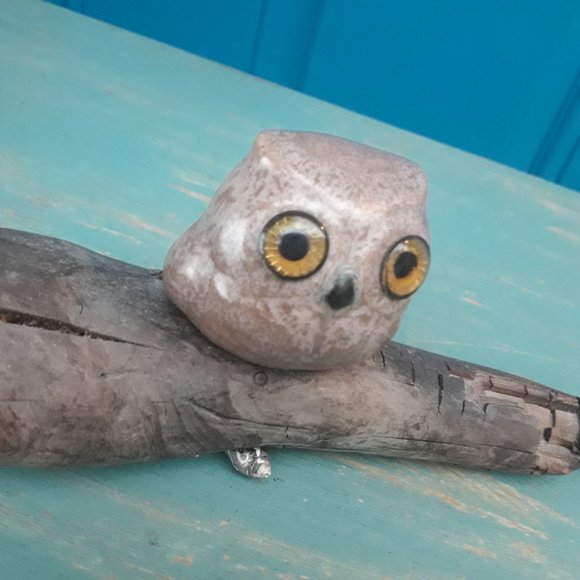 Pottery Clay Owl on Driftwood Artist Signed Glass Eyes Bird Themed Art - Picture 2 of 15